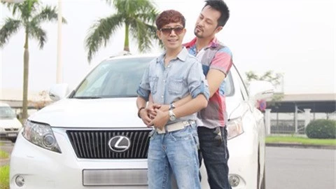 nam ca si goc hue va dan xe hop mang chuyen thi phi lan truyen trong showbiz hinh anh 5