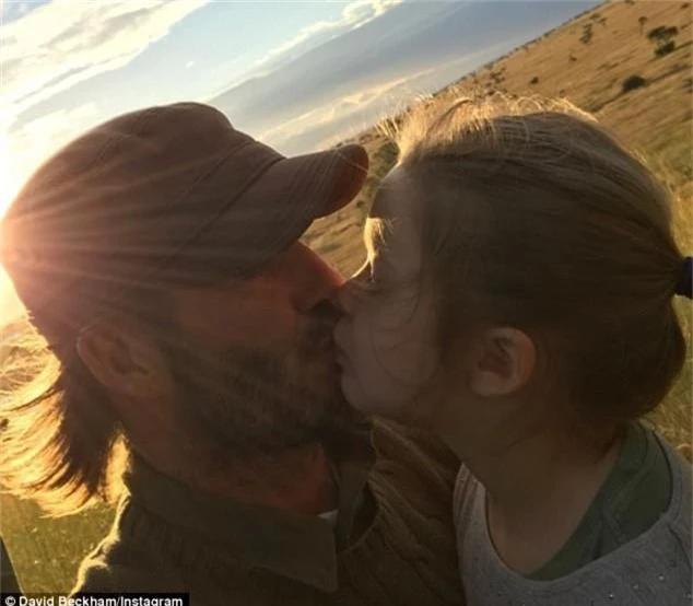 Nụ hôn môi của David Beckham với con gái làm cả cư dân mạng lẫn các sao tranh cãi nảy lửa - Ảnh 11.