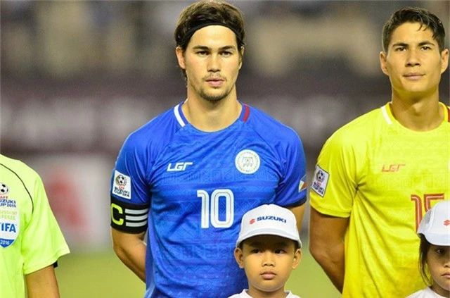  Phil Younghusband tự tin đối đầu với đội tuyển Việt Nam 