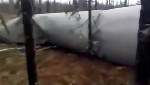 Thợ săn Nga phát hiện vật thể lạ trong rừng hẻo lánh