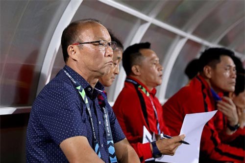 Những lựa chọn khó khăn của HLV Park Hang Seo trước gặp Philippines