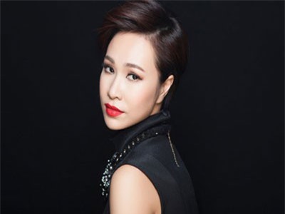 Sau thời gian vắng bóng, Uyên Linh xuất hiện cùng ban nhạc Anh Em