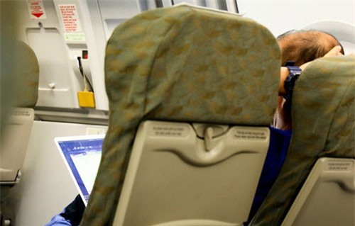 HLV Park lặng lẽ 'mổ băng' Philippines khi học trò ngủ say