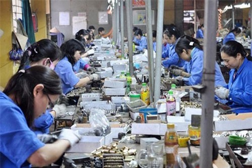 BẢN TIN TÀI CHÍNH-KINH DOANH: Người Việt ‘đội sổ’ năng suất lao động, lãi suất huy động tiếp tục tăng