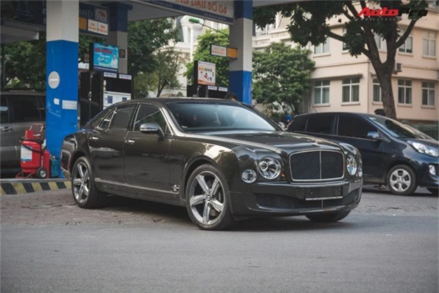 Chạm mặt Bentley Mulsanne bản hiếm, màu độc của đại gia Hà thành - Ảnh 3.