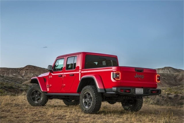 Jeep Gladiator: Đấu sĩ cạnh tranh Ford Ranger, Chevrolet Colorado ra mắt - Ảnh 4. Jeep Gladiator: Đấu sĩ cạnh tranh Ford Ranger, Chevrolet Colorado ra mắt - Ảnh 4.