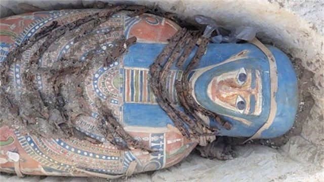 Một trong số những quách chứa xác ướp còn khá nguyên vẹn mới được phát hiện tại Ai Cập.