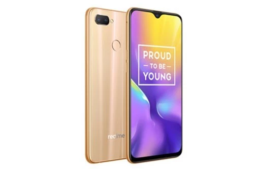 Realme U1 sử dụng vỏ ngoài bằng chất liệu nhựa giả kính. Máy có số đo 157x74x8 mm, trọng lượng 168 g. 