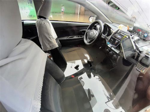 TPHCM: Chủ xe ô tô gọi “cháy máy” cho bảo hiểm sau bão số 9