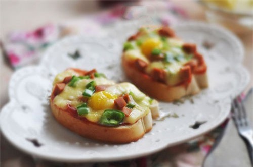 10 phút để có món pizza mini siêu nhanh cho bữa sáng