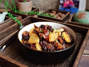Gà kho củ cải mềm ngon thế này thì ai ăn cũng khoái