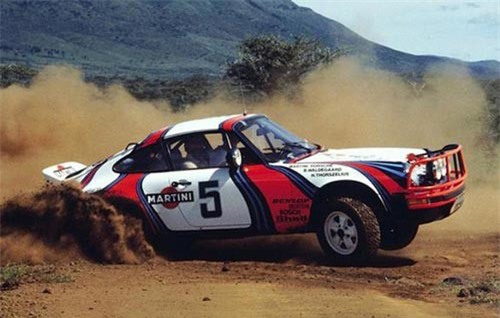 Porsche 911 sẽ có cấu hình SUV