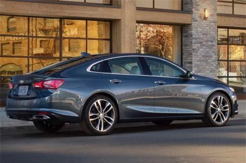 1. Chevrolet Malibu 2019 (giá khởi điểm: 22.965 USD).