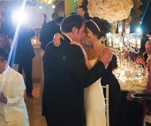 Đạo diễn quái kiệt Quentin Tarantino cưới vợ lần đầu ở tuổi 55