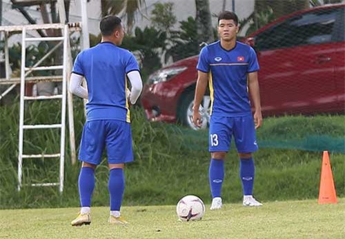 Đức Chinh tiết lộ cầu thủ đáng ngại nhất ở đội tuyển Philippines