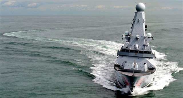 Đô đốc Anh gợi ý triển khai tàu chiến đến Ukraine "nắn gân" Nga