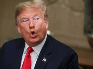 Ông Trump dọa áp thuế quan đối với ô tô nhập khẩu ngay trong tuần tới