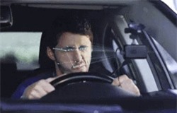 Clip: Cận cảnh thiết bị chống ngủ gật khi lái xe vô cùng độc đáo