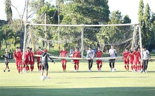 Trưởng đoàn Dương Vũ Lâm: “Tại sao tuyển Việt Nam không thể nghĩ đến 3 điểm ở sân khách?”