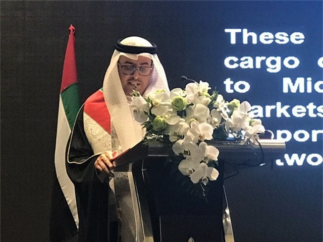  Đại sứ Obaid Saeed Obaid Bintaresh Al Dhaheri phát biểu tại lễ mừng quốc khách UAE 