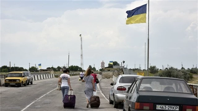  Quan hệ Nga-Ukraine căng thẳng sau khi Nga nhận sáp nhập bán đảo Crimea hồi tháng 3/2014. (Ảnh minh họa: RIA) 