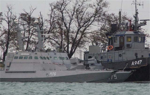  Các tàu Ukraine bị Nga bắt giữ. (Ảnh: Reuters) 