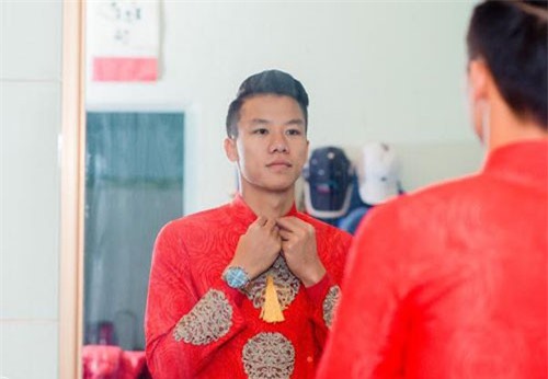 Quế Ngọc Hải - chàng cầu thủ sở hữu combo đẹp trai, nam tính lại còn yêu vợ, chăm con hết mực