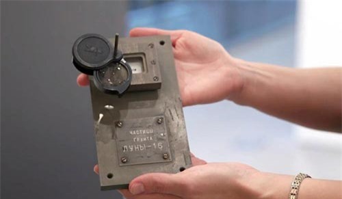 Đá Mặt Trăng trong sứ mệnh không gian của Liên Xô cũ rao bán với giá 1 triệu USD