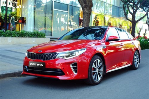 XE HOT QUA ẢNH (30/11): Mazda ra mắt xe giá rẻ tại Việt Nam, Kia Optima giảm giá gần 40 triệu 