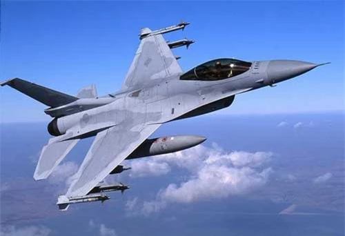 F-16V xuất hiện lần đầu tại Triển lãm hàng không Singapore năm 2012.