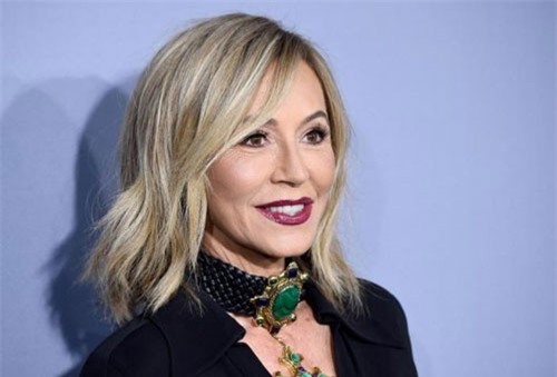 Từ dân di cư thành nữ tỷ phú tự thân nhờ làm lông mày cho người nổi tiếng