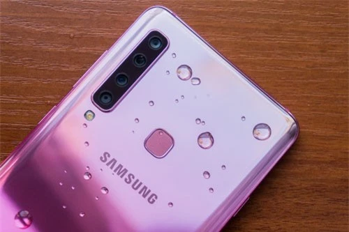 Samsung Galaxy A9 2018 (4 camera sau).