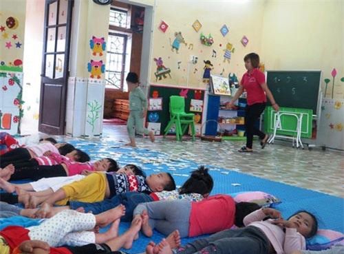 Vụ bé 4 tuổi bị buộc dây: “Mong dư luận có cái nhìn vị tha, chia sẻ với giáo viên”