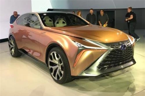 SUV Lexus LF-1 Limitless