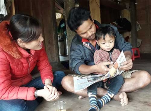 Bé trai 3 tuổi người Vân Kiều đọc trôi chảy tiếng Việt dù chưa được dạy