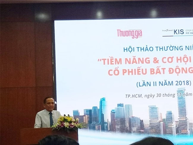 Chủ tịch Hiệp hội Bất động sản TP.HCM (HoREA) – ông Lê Hoàng Châu có những chia sẻ trong hội thảo (ảnh AN). 