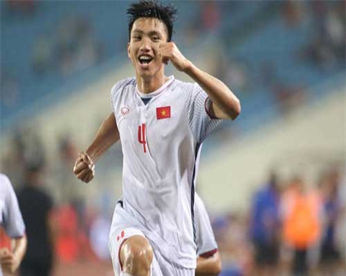Đoàn Văn Hậu gây 'sốt': Lọt top SAO trẻ AFF Cup, sẽ sớm xuất ngoại