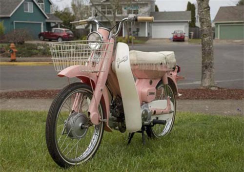 Ngắm Yamaha U5E Lady màu hường đầy nữ tính của thập niên 60