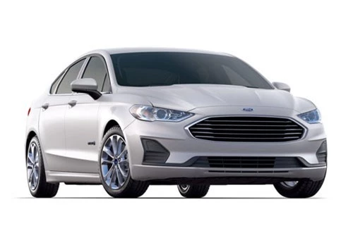 9. Ford Fusion Hybrid 2019 (tổng quãng đường di chuyển mỗi lần tiếp nhiên liệu: 969 km).