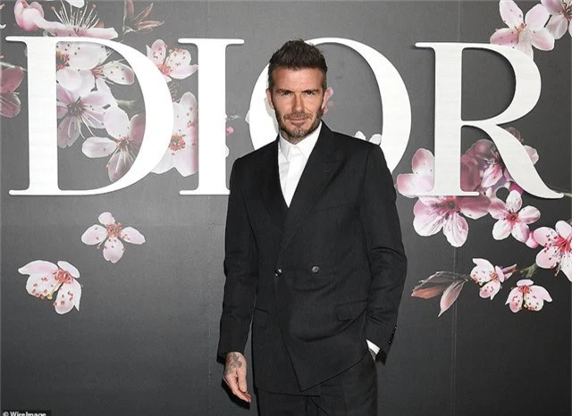  David Beckham lịch lãm và trẻ trung 