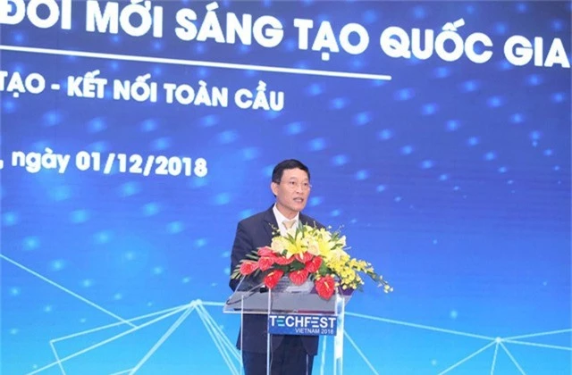 
Thứ trưởng Bộ Khoa học và Công nghệ Trần Văn Tùng thông tin những con số ấn tượng tại Techfest 2018.
