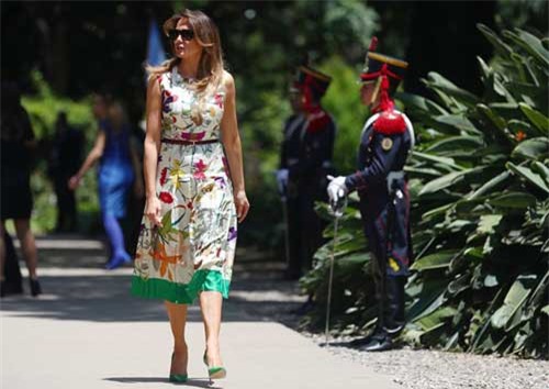 Bà Melania Trump nổi bật tại hội nghị G20 với váy hàng hiệu giá gần 5.000 USD