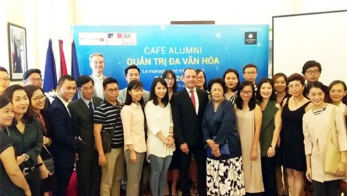 Sinh viên Việt Nam tại Pháp trước nỗi lo tăng học phí