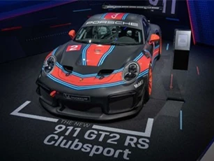 Porsche ra mắt 911 GT2 RS Clubsport