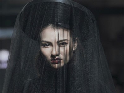 Hồng Quế lần đầu xuất hiện sau làm mũi, khoe mũi cao, vòng 3 bốc lửa