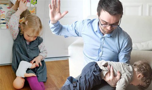 Cha mẹ tại Pháp sẽ không được quyền đánh phạt con