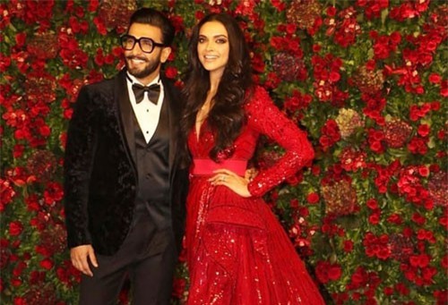 Sao Bollywood t&#x1ED5; ch&#x1EE9;c ti&#x1EC7;c c&#x1B0;&#x1EDB;i xa hoa