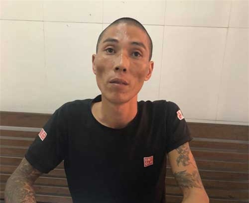 Vụ nghi ngáo đá, ném con từ mái tôn xuống đất: Khởi tố người cha về tội giết người