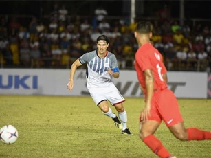 Đội tuyển Việt Nam: Ai nhận nhiệm vụ "bắt chết" Phil Younghusband?