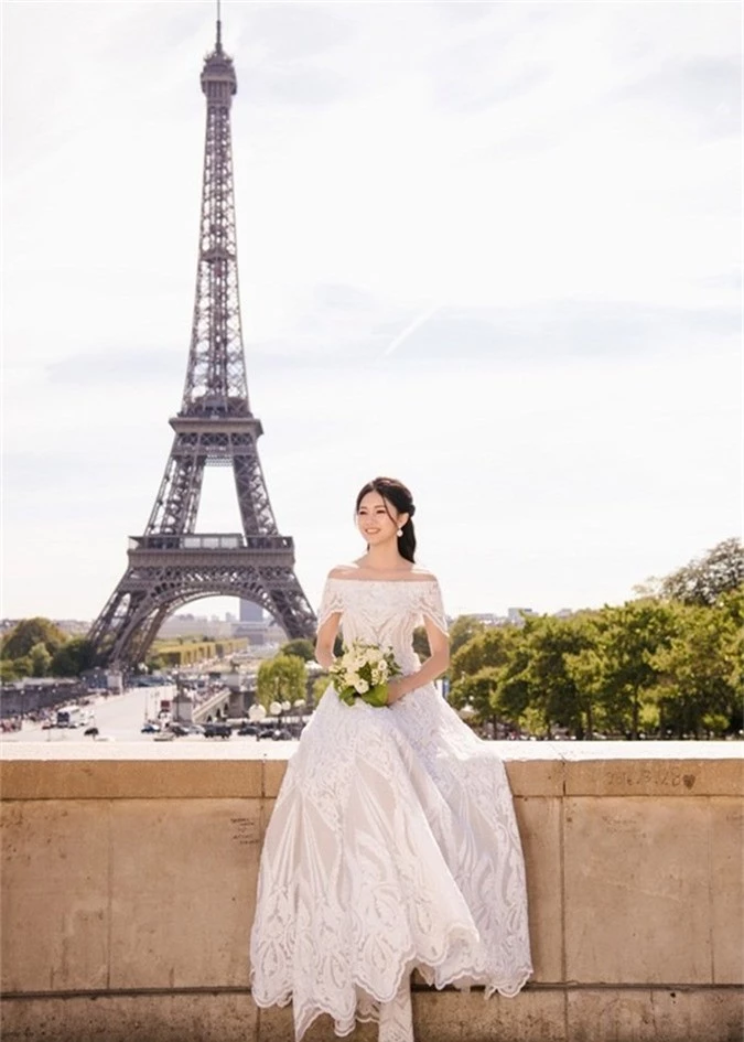Ảnh cưới tại Paris của Á hậu Thanh Tú và đại gia hơn 16 tuổi